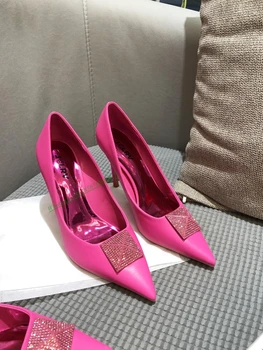 Tīru krāsu norādīja toe augstpapēžu kurpes sieviešu jauns laukumā sprādzes modes rhinestone rose red sexy duncis apavi